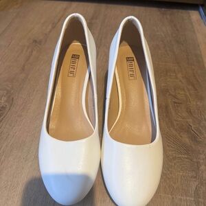 IDIFU Women's Classic Low Heels Dress Pumps 2 Inch Kitten Heel Round Toe